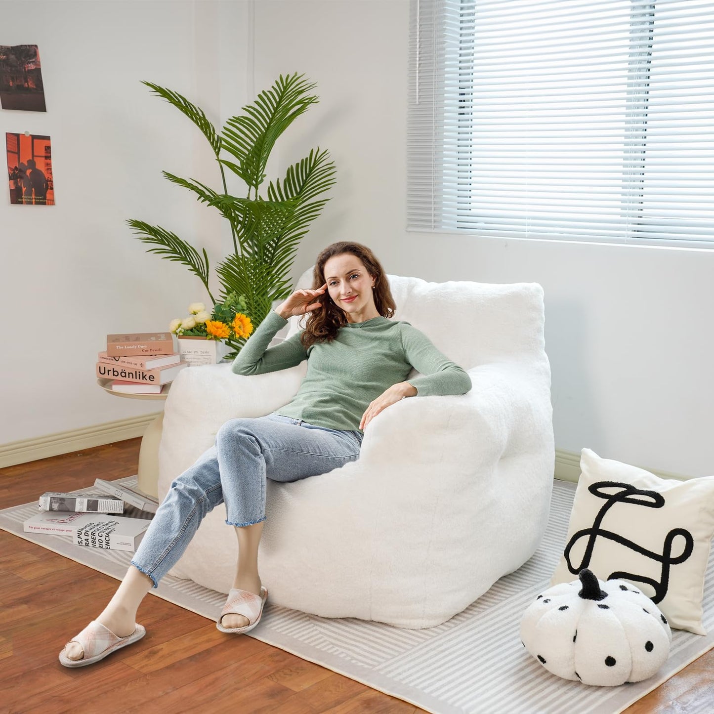 AWQM Padded Giant Bean Bag Chair, Giant Fluffy Faux Fur Bean Bag Lounger